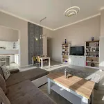 Lägenhet Luxury Across Iconic Building, Central, Ac, Metro 1, Sleeps 6