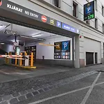 Luxury Across Iconic Building, Central, Ac, Metro 1, Sleeps 6 Apartman Budapest