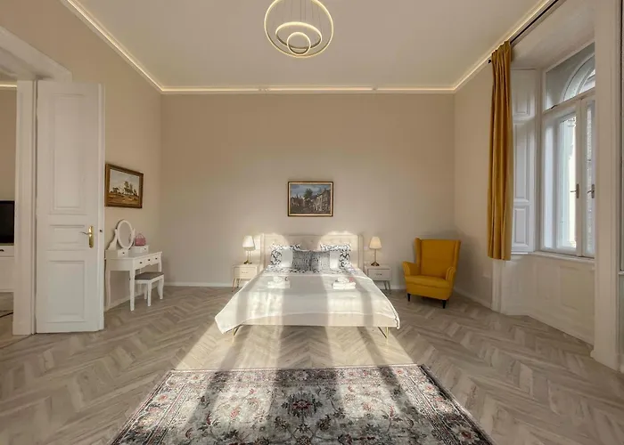 公寓 Luxury Across Iconic Building, Central, Ac, Metro 1, Sleeps 6 *