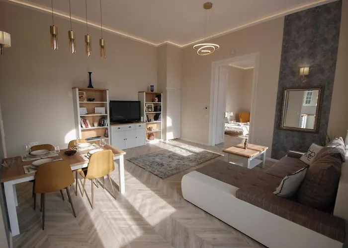 Luxury Across Iconic Building, Central, Ac, Metro 1, Sleeps 6 公寓 *