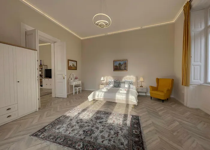 Lägenhet Luxury Across Iconic Building, Central, Ac, Metro 1, Sleeps 6 *